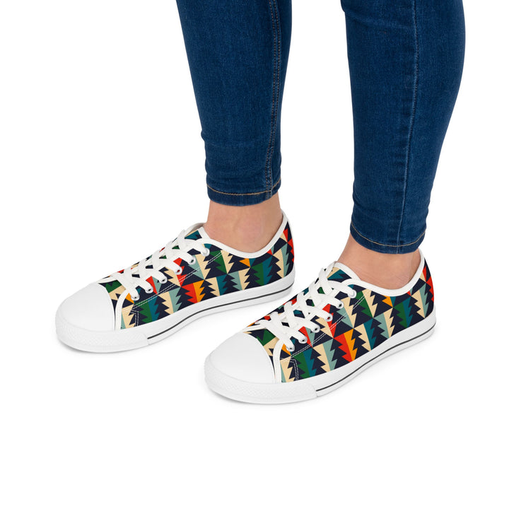 Trendy Geometric Print Women's Low Top Sneakers - Stylish & Comfortable Casual Footwear